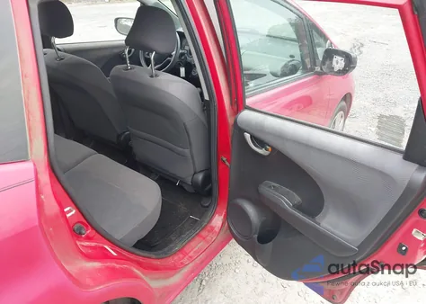 2010 Honda Fit z USA, uszkodzony, nr VIN JHMGE8H22AC003212